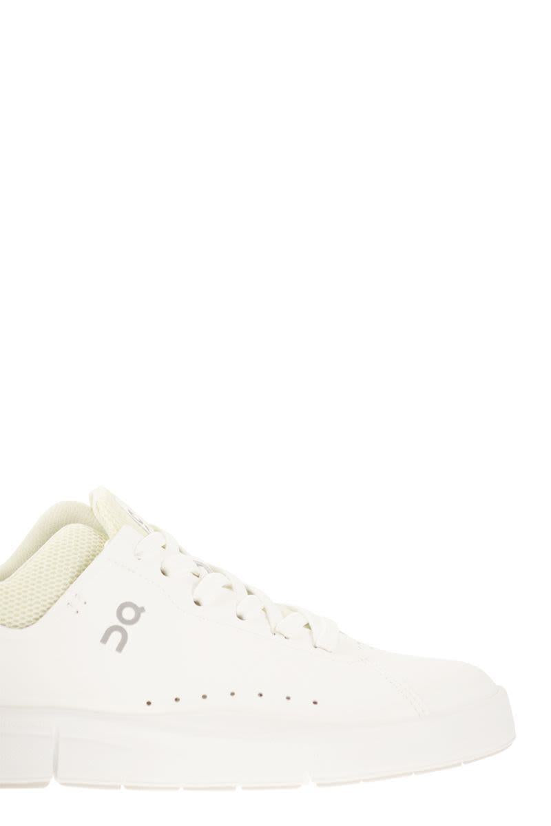 Shop On The Roger Advantage - Sneakers In White