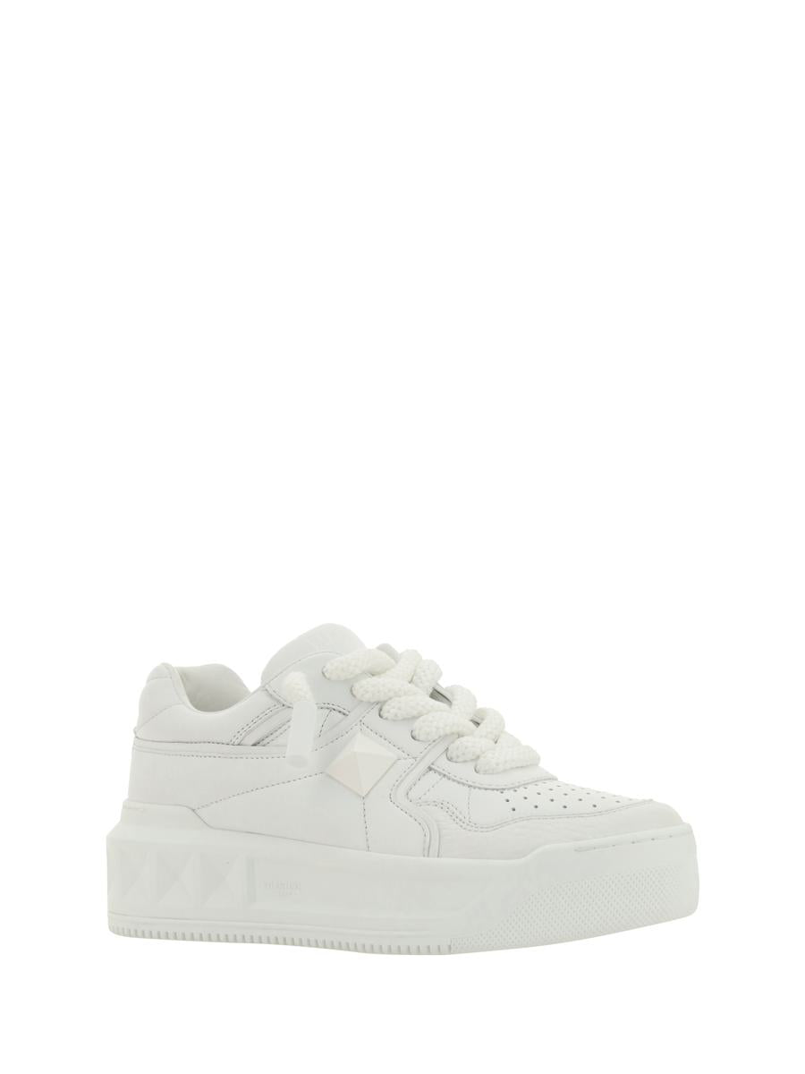 Shop Valentino Garavani Sneakers In Bianco