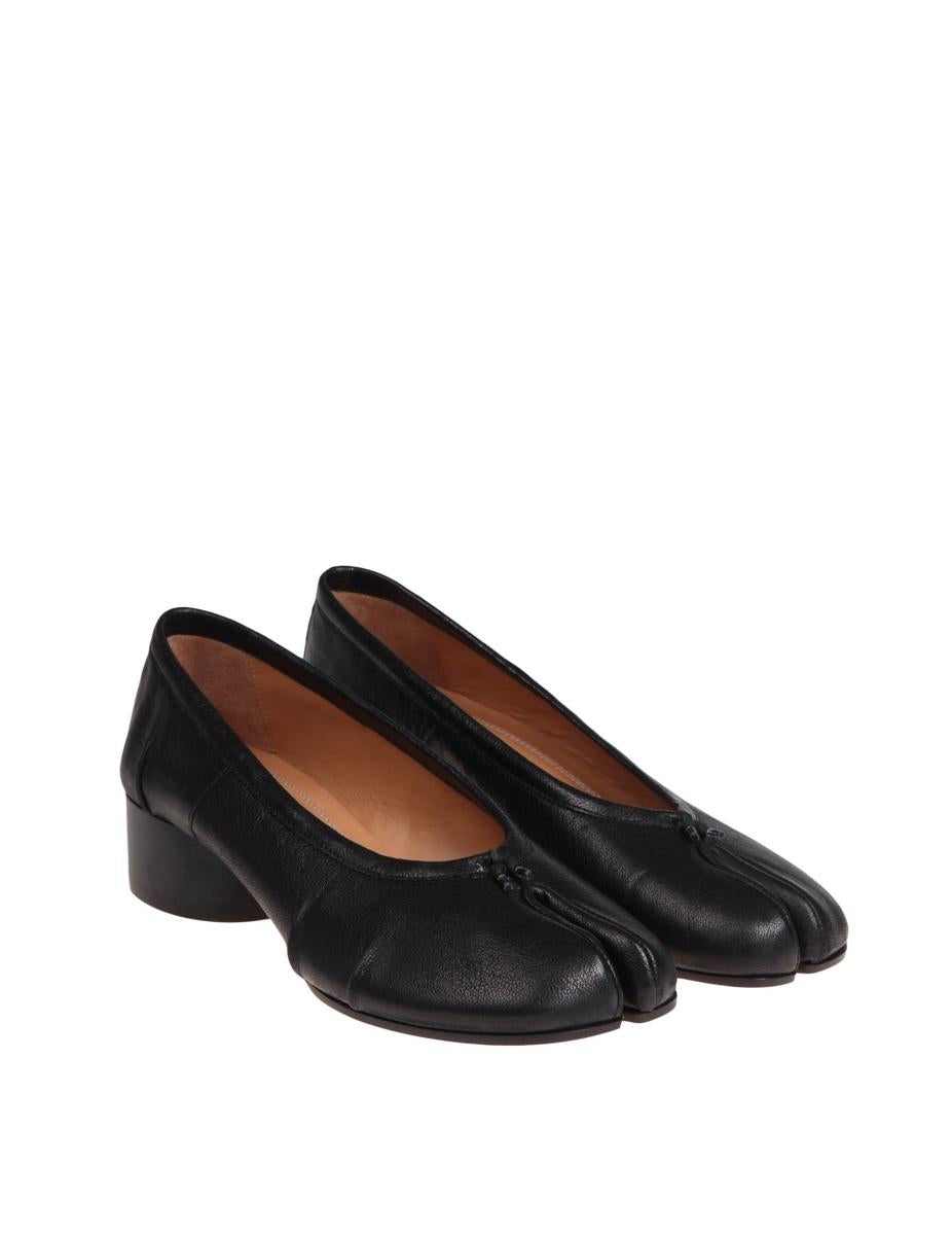 Shop Maison Margiela Ballerina Shoes In Soft Textured Leather In Black
