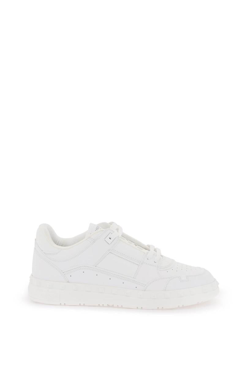 Shop Valentino Freedots Low-top Sneakers In Bianco