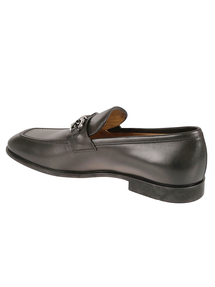 Shop Ferragamo Salvatore  Flat Shoes In Nero New Biscotto