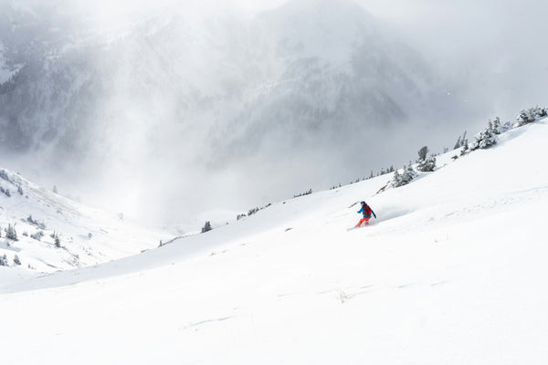 Rose Struble backcountry snowboarding - Photo Patrick Pfister