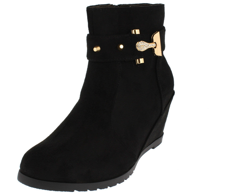 Wholesale Women's Winter Boots - Sale $12.88 to 26.88 a pair.