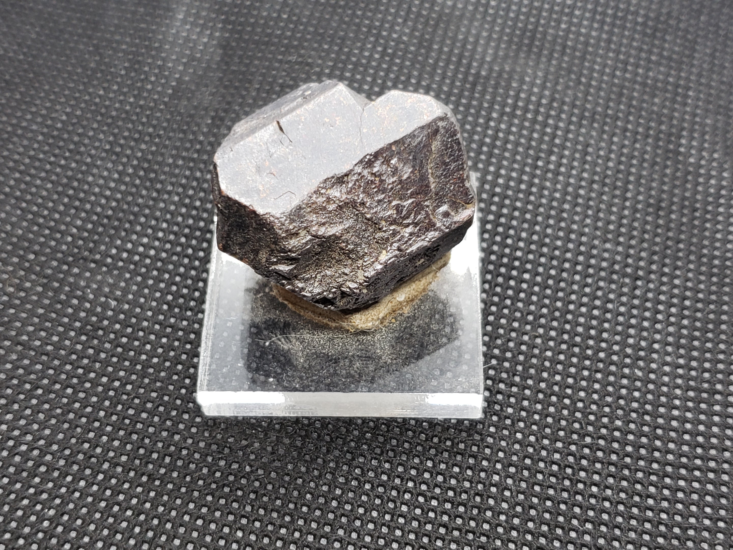 Rutile specimen