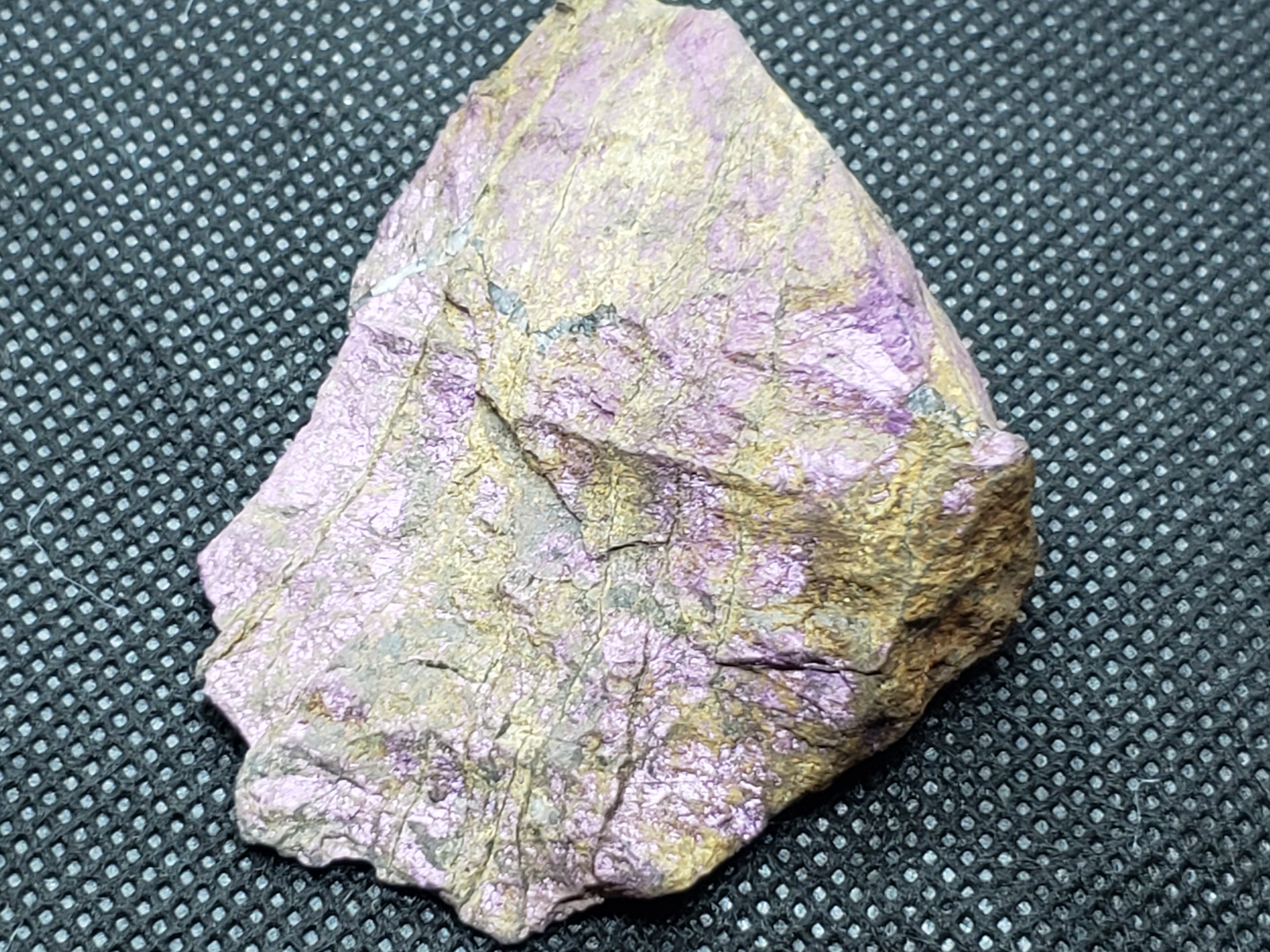 Purpurite specimen