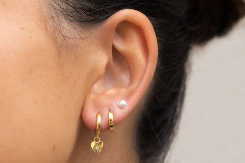 gold-earrings