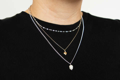 layered-two-toned-necklaces