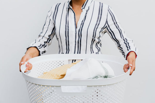 How to Remove Old Tea Stains From Clothes