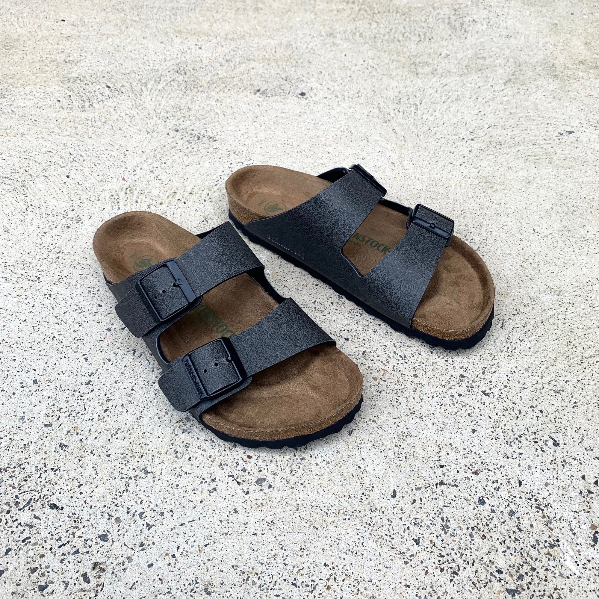 birkenstock arizona narrow vs regular