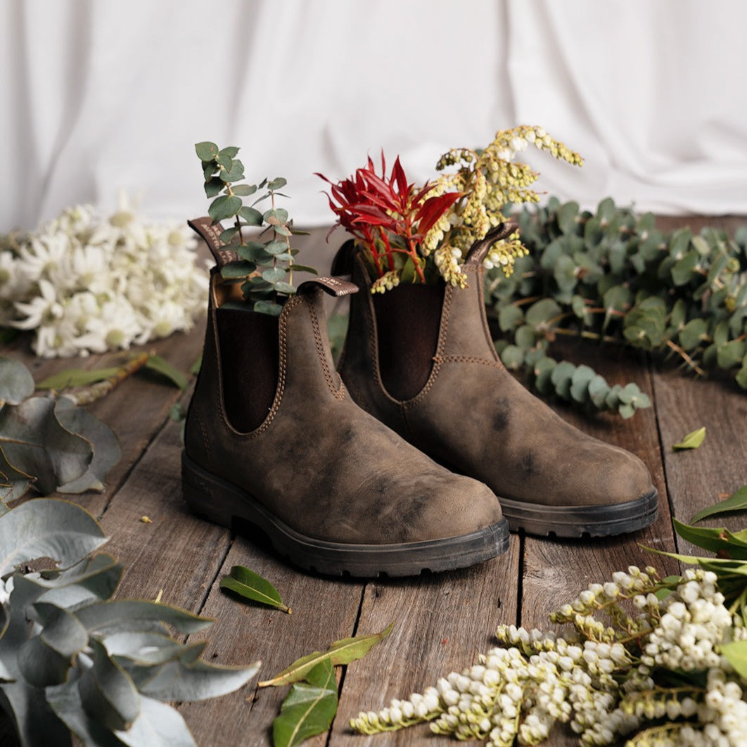 Blundstone - 585 Unisex Chelsea Boot - Rustic Brown