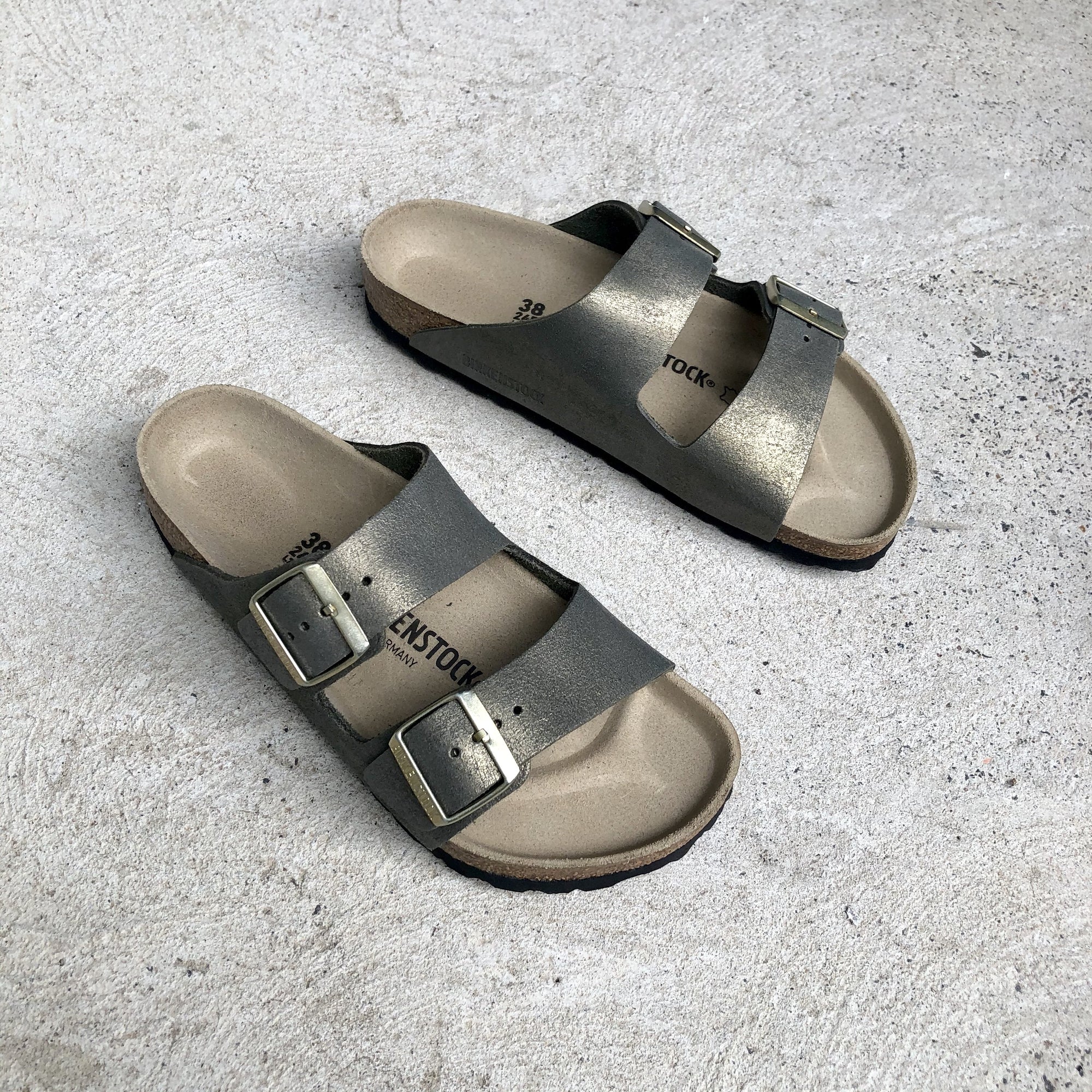 birkenstock arizona washed metallic stone gold