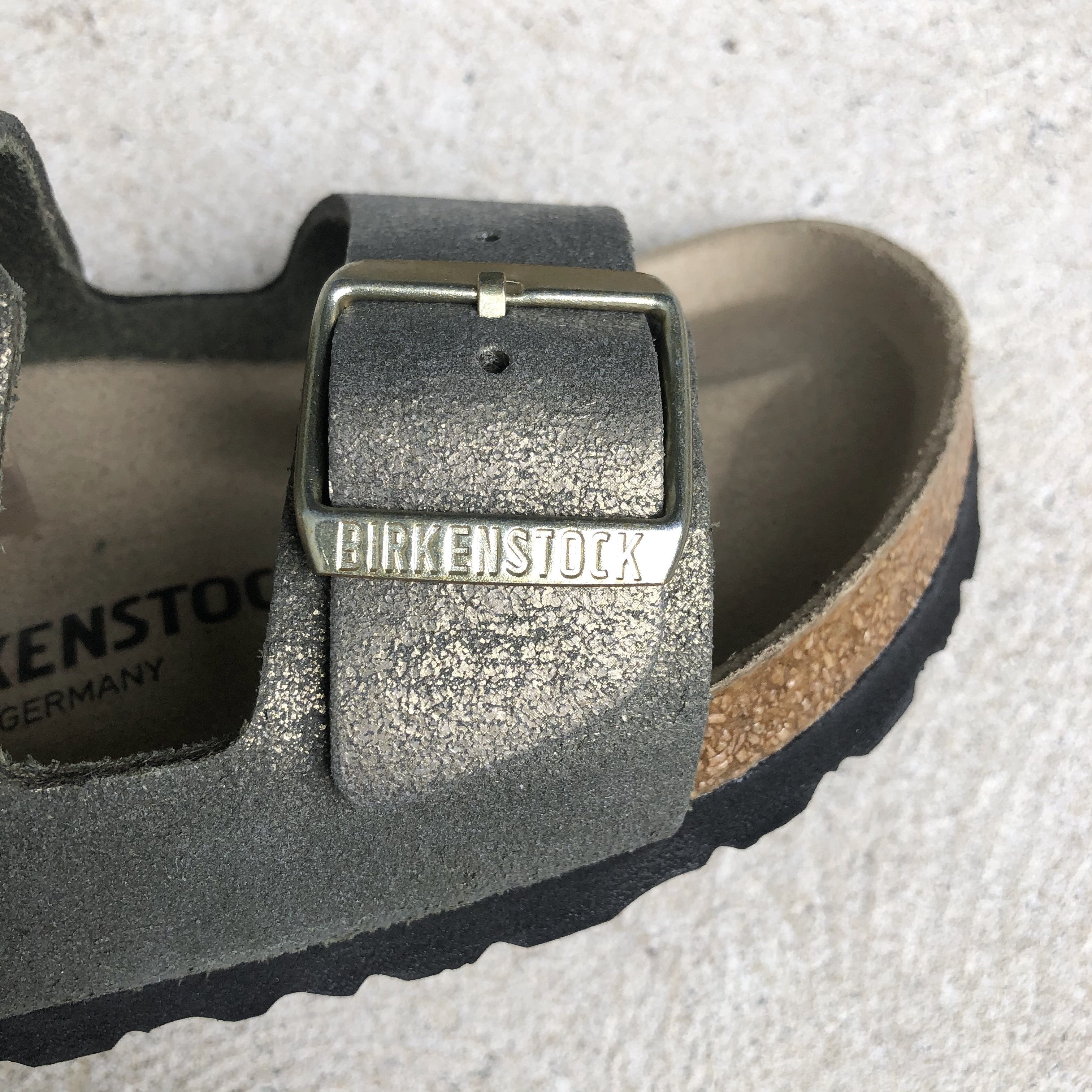 birkenstock arizona washed metallic stone gold