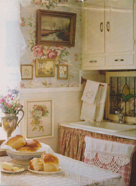 Grandma-Chic Kitchen