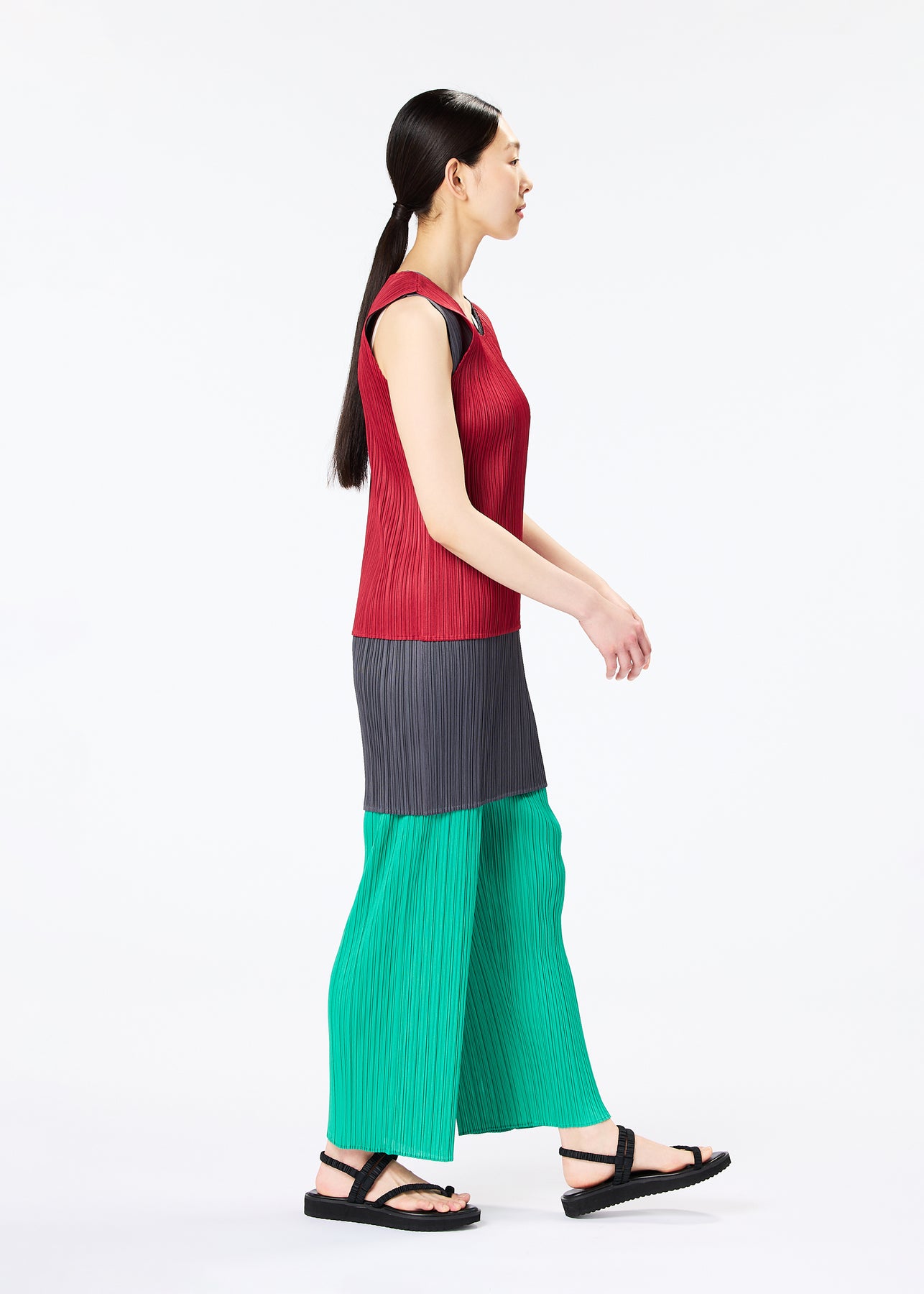 MONTHLY COLORS : MAY TOP | The official ISSEY MIYAKE ONLINE STORE