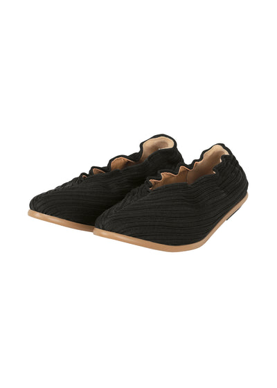 PLEATS SLIP-ON SHOES | The official ISSEY MIYAKE ONLINE STORE 