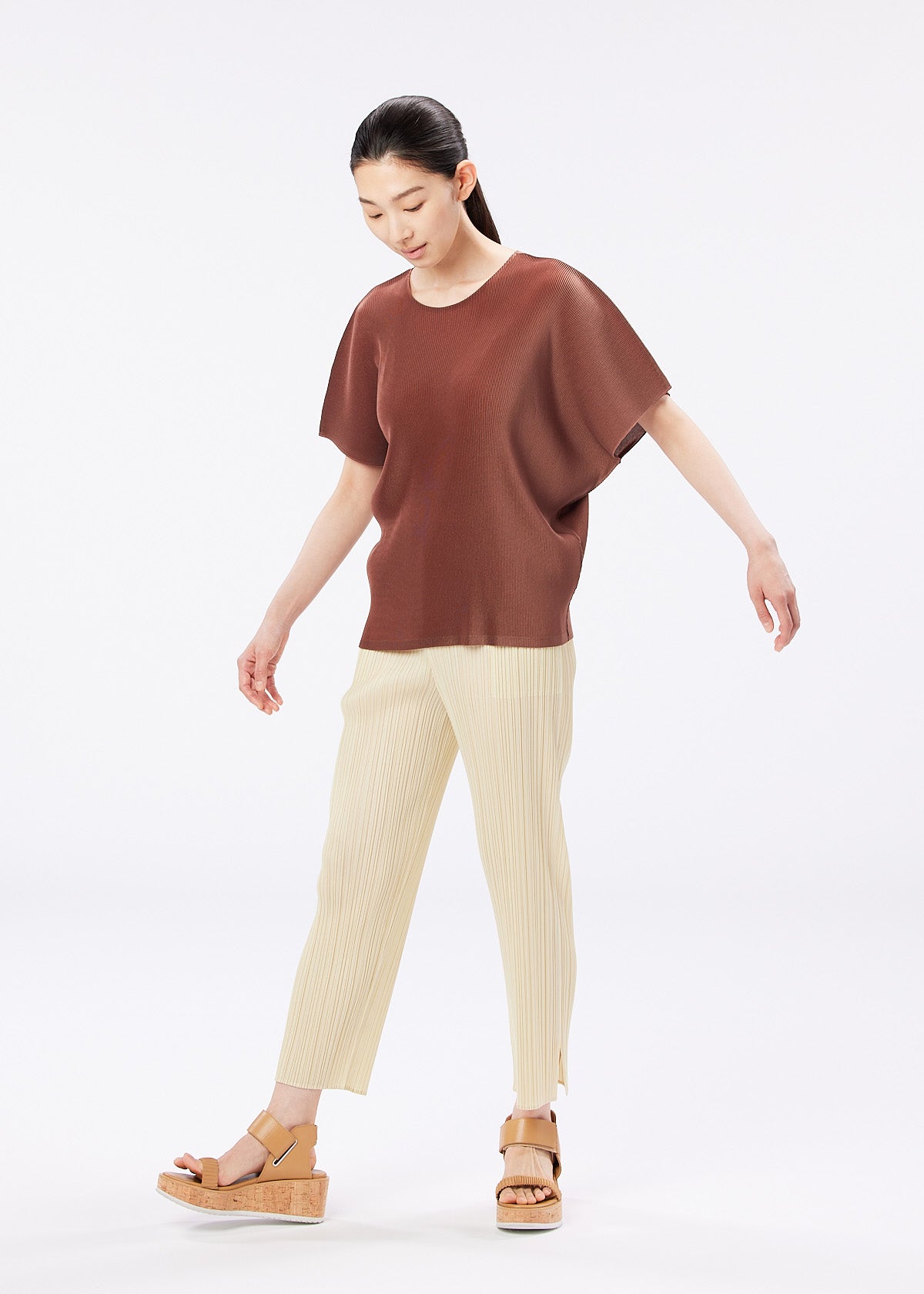 MIST JUNE TOP | The official ISSEY MIYAKE ONLINE STORE | ISSEY