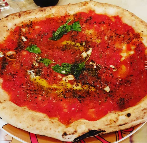 Pizzeria La Notizia Naples Italy