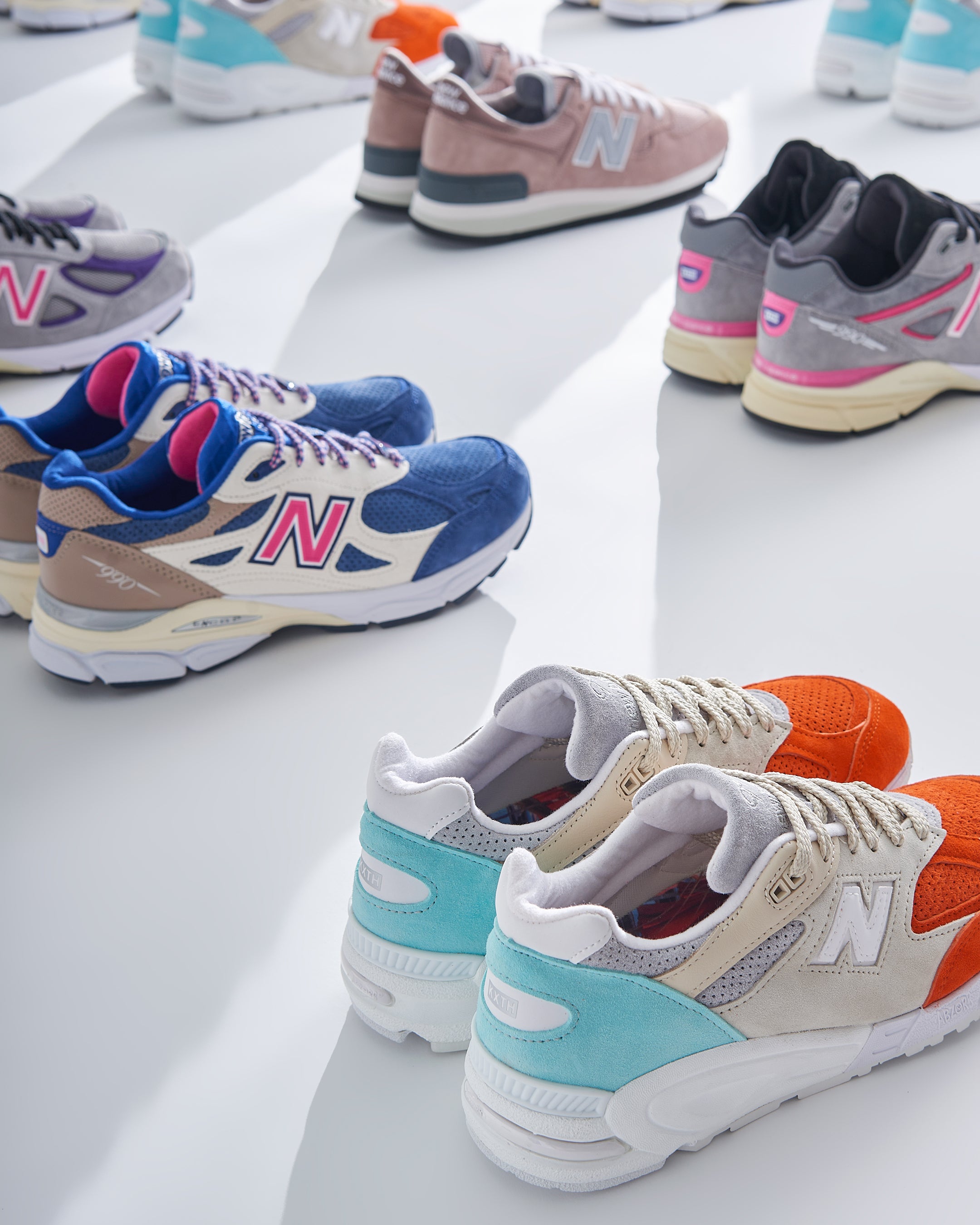 KITH RONNIE FIEG × NEW BALANCE M990V