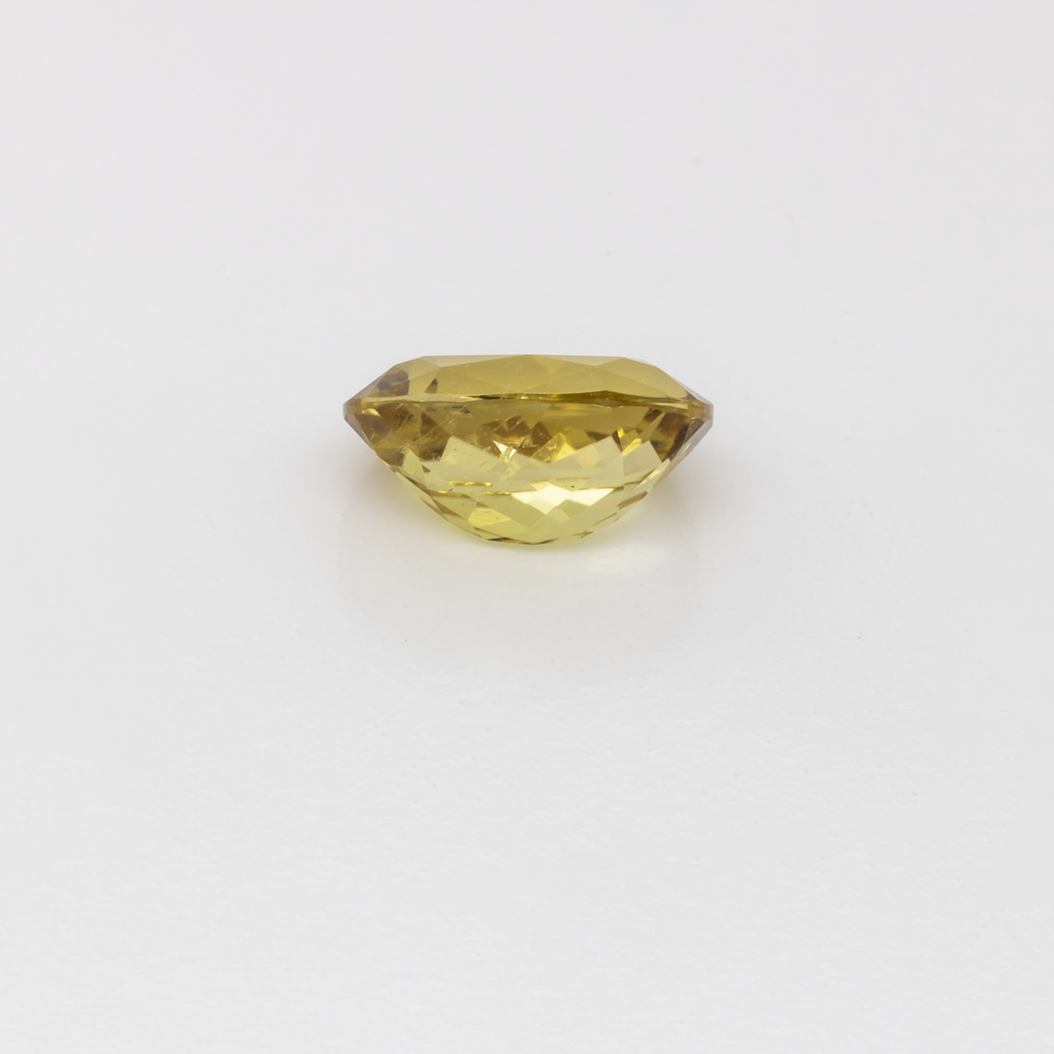 Turmalin - gelb, oval, 8x6 mm, 1,30 cts, Nr. TR101327