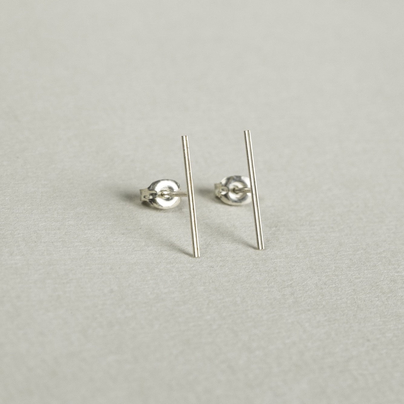 line stud earrings