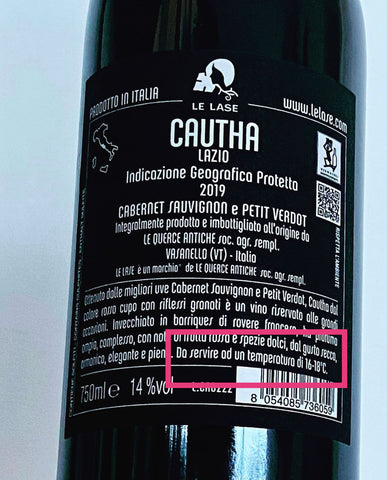 retro-etichetta con l'indicazione della temperatura di servizio del vino