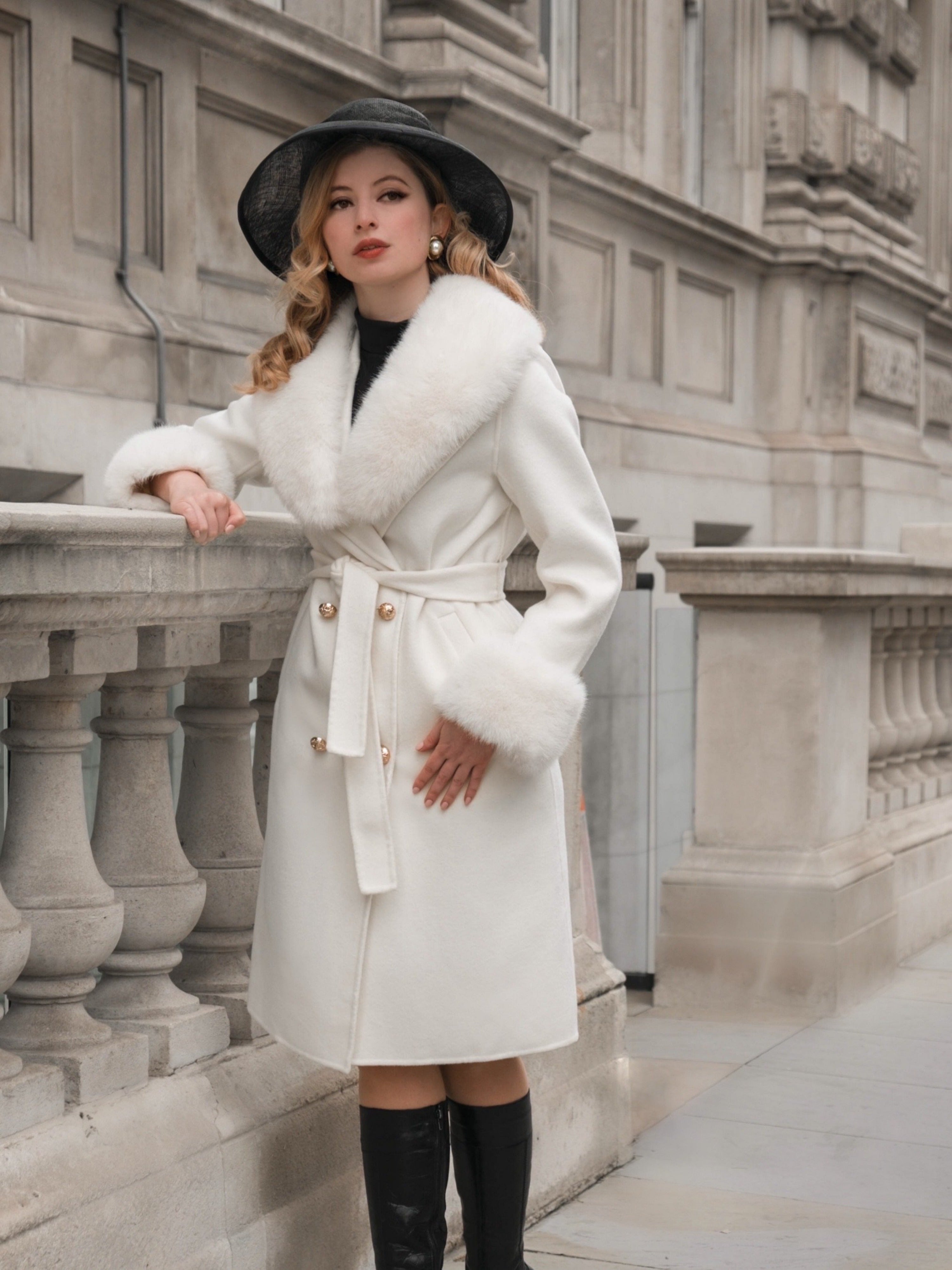 An American in Paris' 100% Cashmere and Wool Coat with Faux Fur in Bi – Santinni