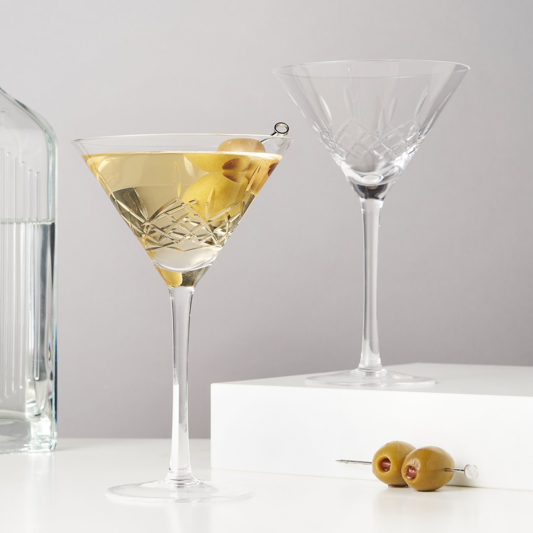 https://cdn.shopify.com/s/files/1/0275/1876/3088/products/admiral-martini-glasses-177340_1445x.jpg?v=1666386293