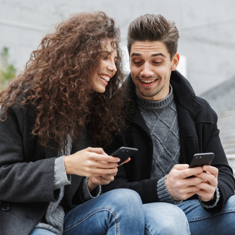 Couples Dépendants des Médias Sociaux