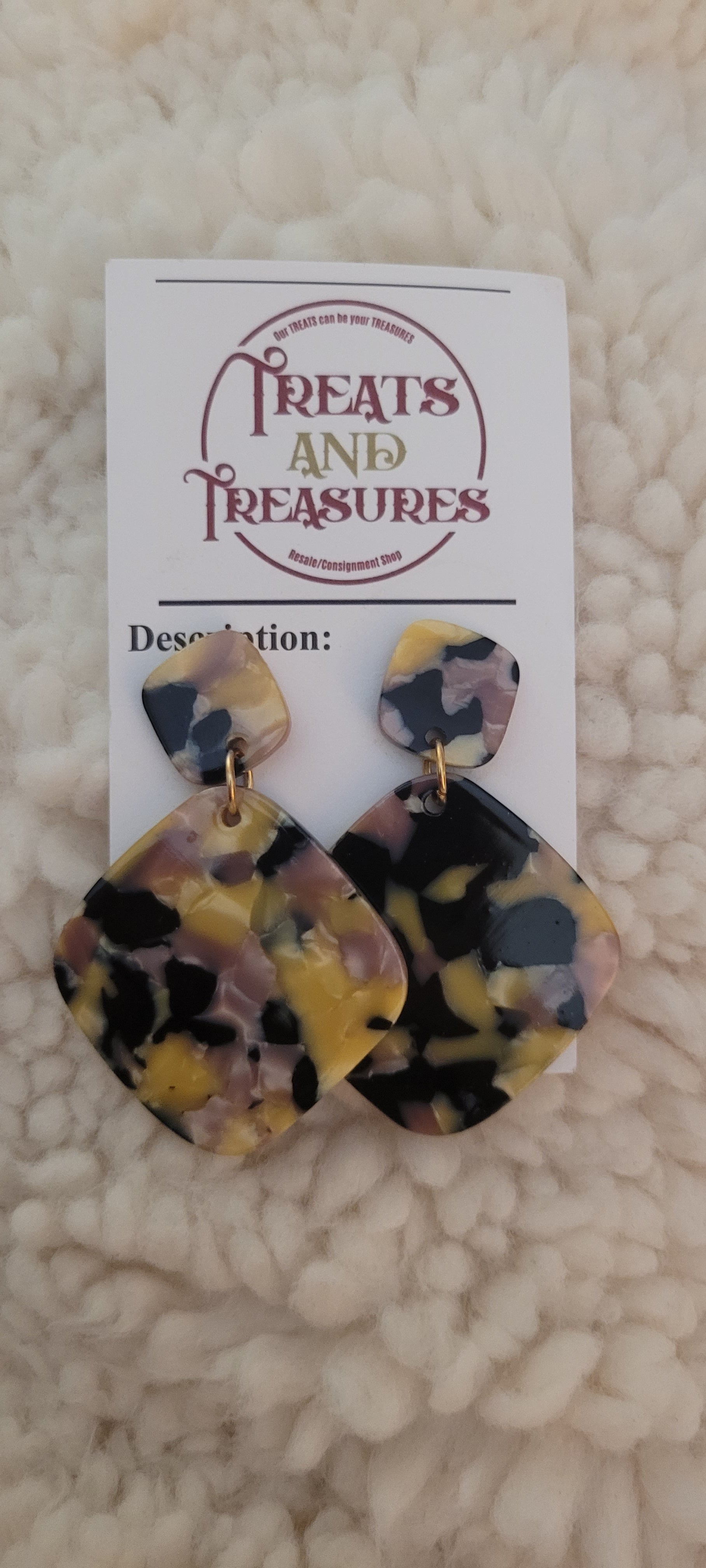 Treats and Treasures Resale/Consignment Shop LLC cover image