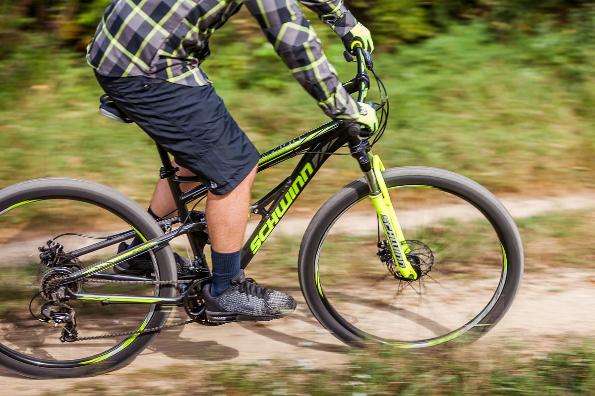 schwinn traxion mountain bike review