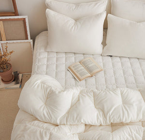 [DEC 10 shipping available] MONO Microfiber Comforter - Ivory