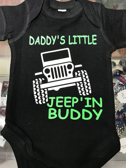 Daddy's Little Jeep'in Buddy Onesie – The Junkyard