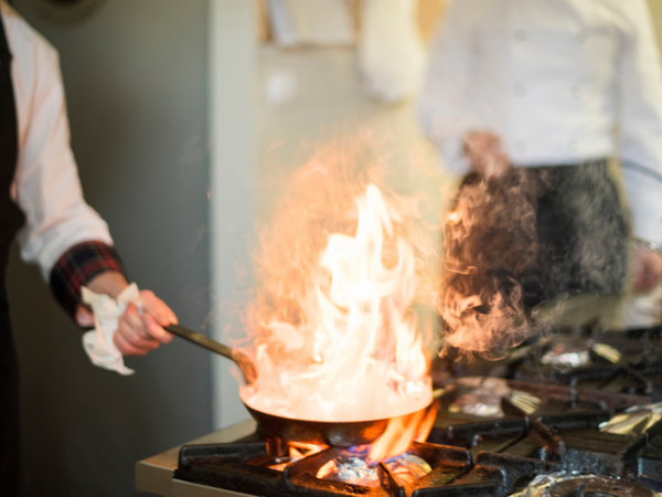 can you use baking soda to put out a fire