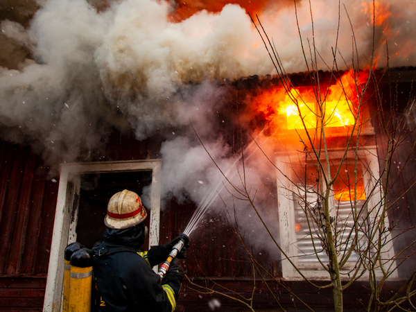 early signs of a fire smoke