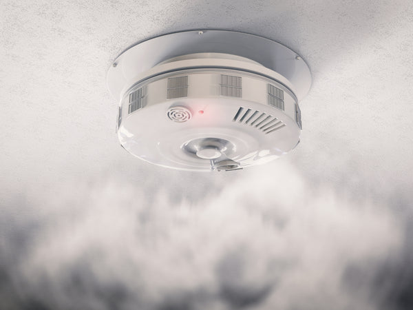 differences between a fire detector and a smoke alarm