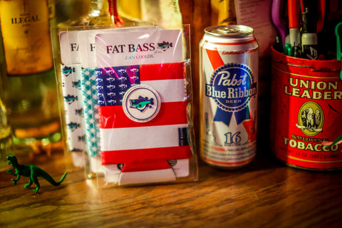 KOOZIES DE CERVEZA FAT BASS