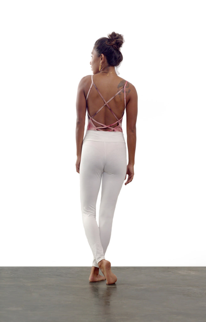 Breathable organic yoga pants that won't roll down