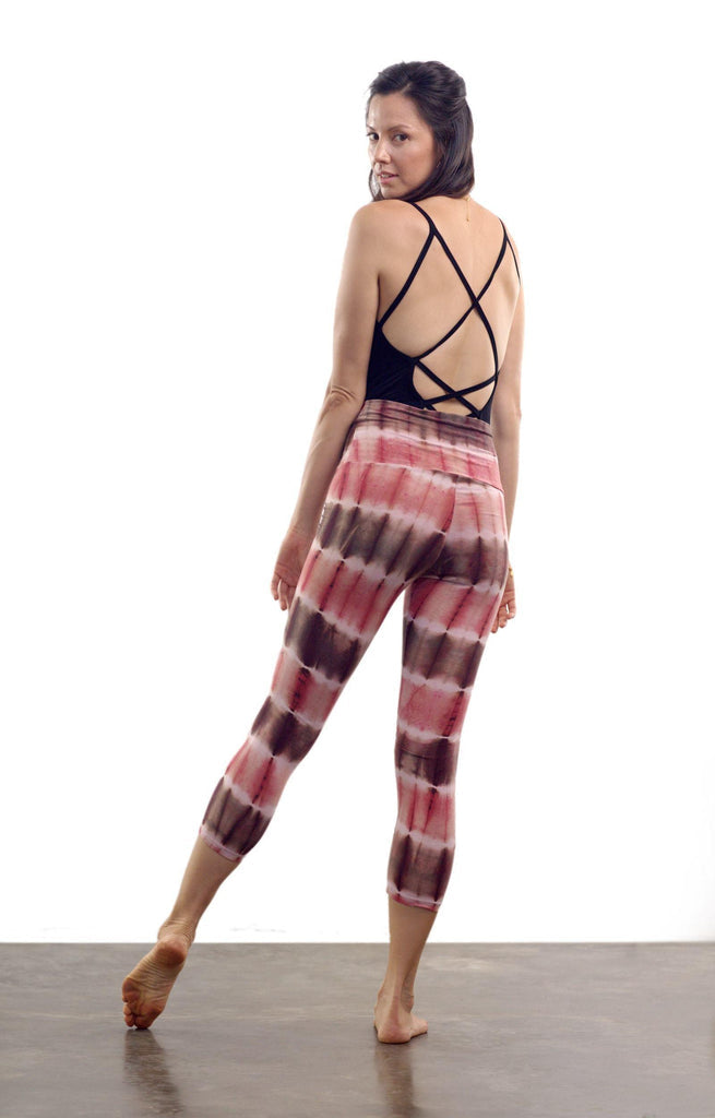 Sustainable and organic yoga pants that are naturally dyed