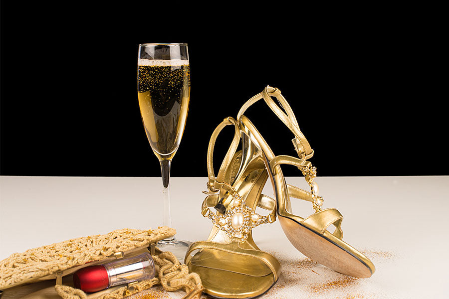 Champagne, high heels, open purse, high society, quickie, erotic story 