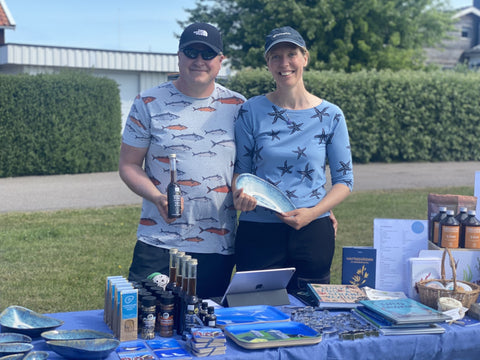 Magnus och Marie Lenngren i Lilla havsbutiken i Åsa