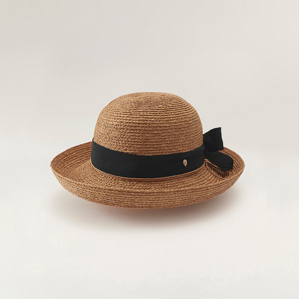 Classic 5 Women's Hat Nougat Black - Helen Kaminski US