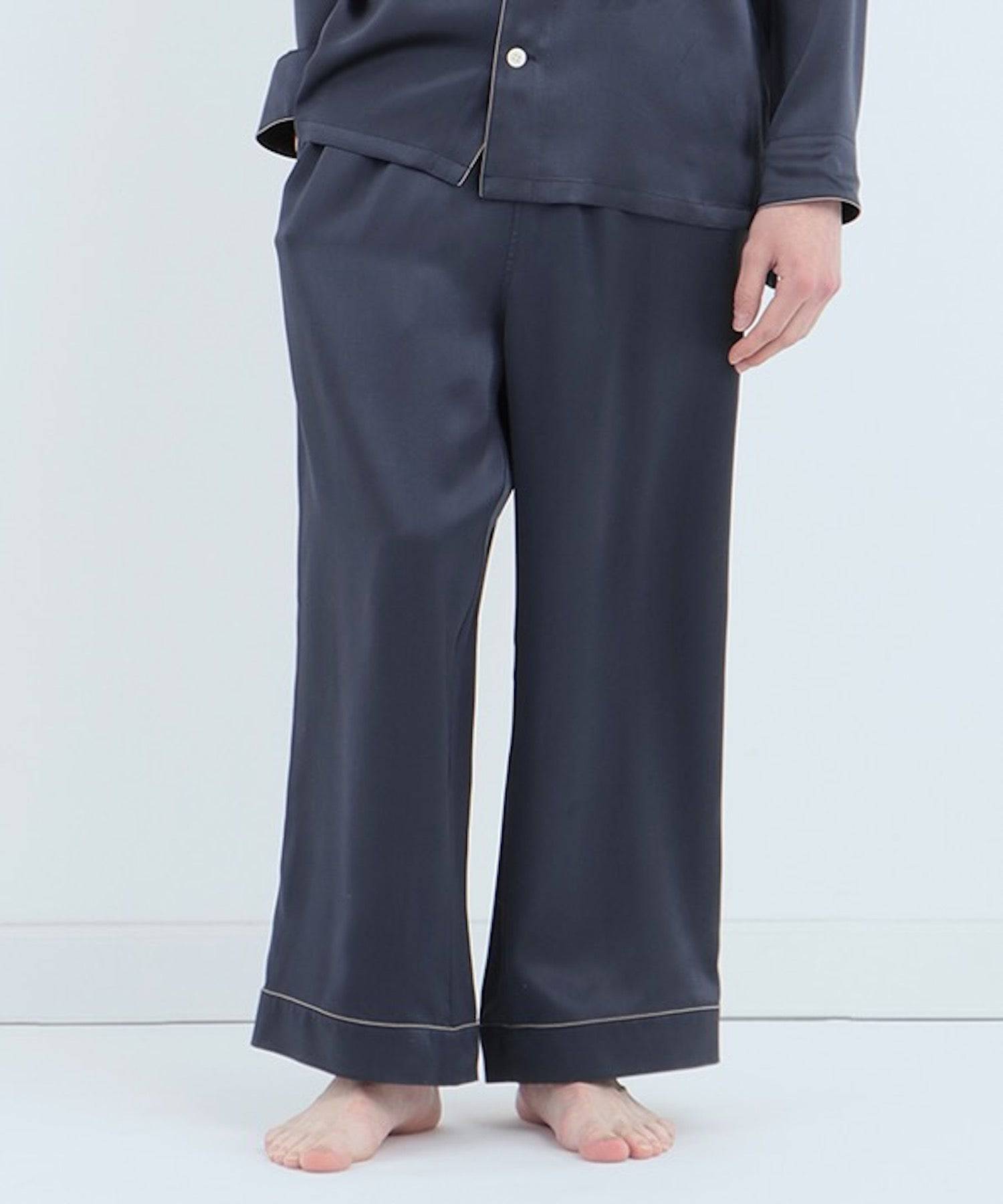 Foo Tokyo Official Site | [Set-up] Silk Pajamas Elegant Navy