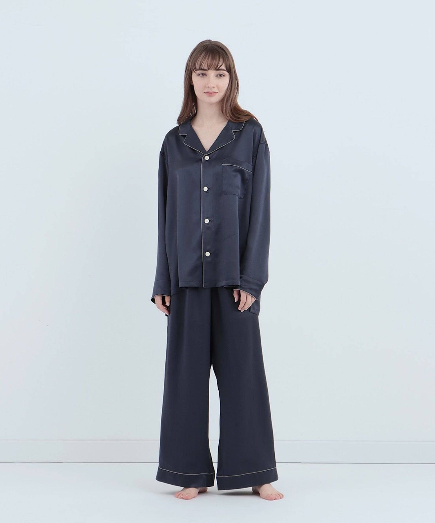 Foo Tokyo Official Site | [Set-up] Silk Pajamas Elegant Navy Pajamas