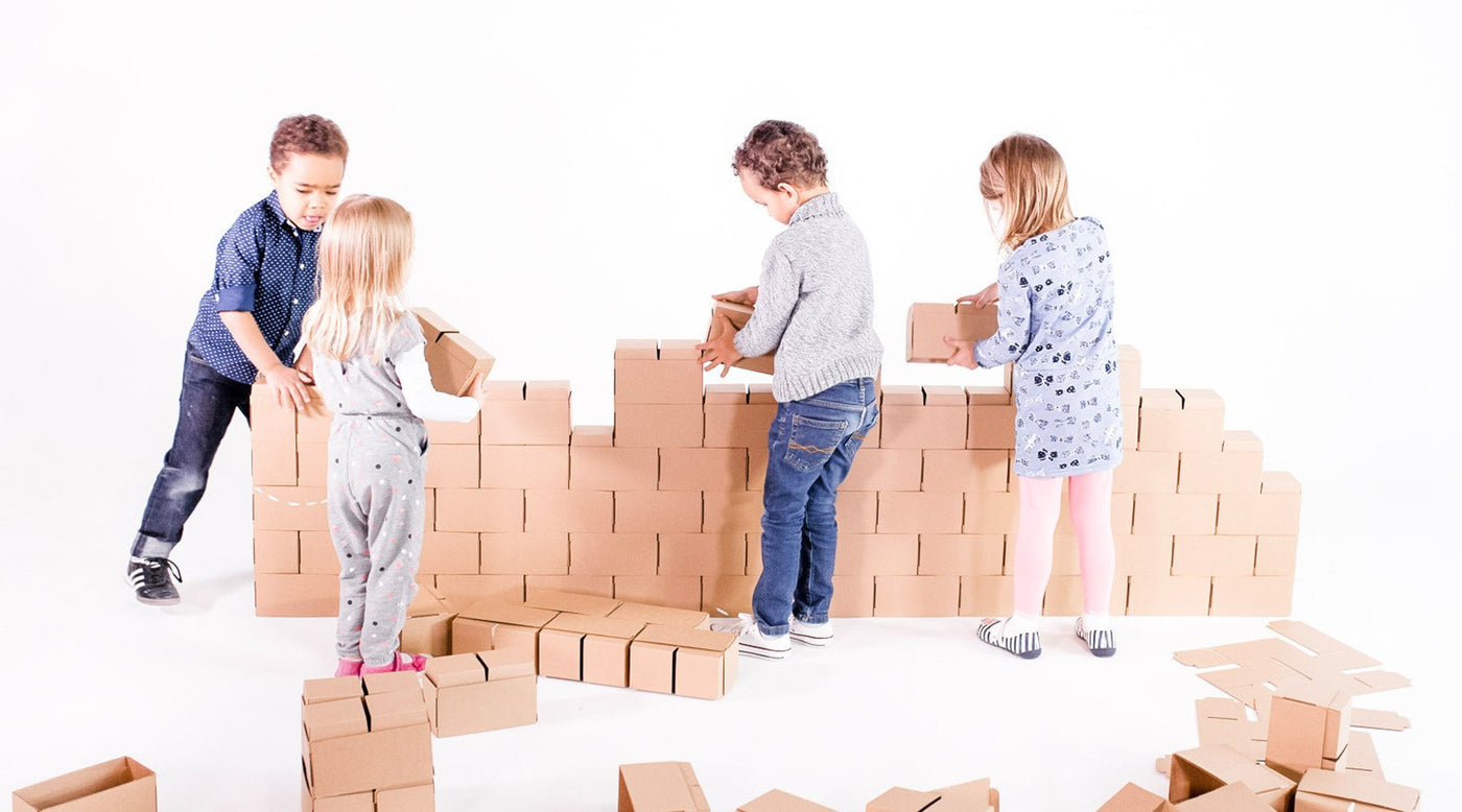 kids building with blocks