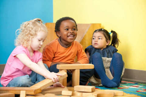 At what age a child should be able to build with blocks | GIGI Bloks