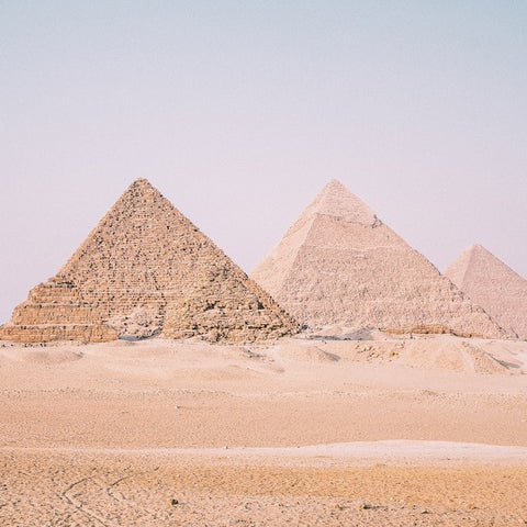 Lion's Gate Leeuwenpoort 8:8 met de piramides van Egypte