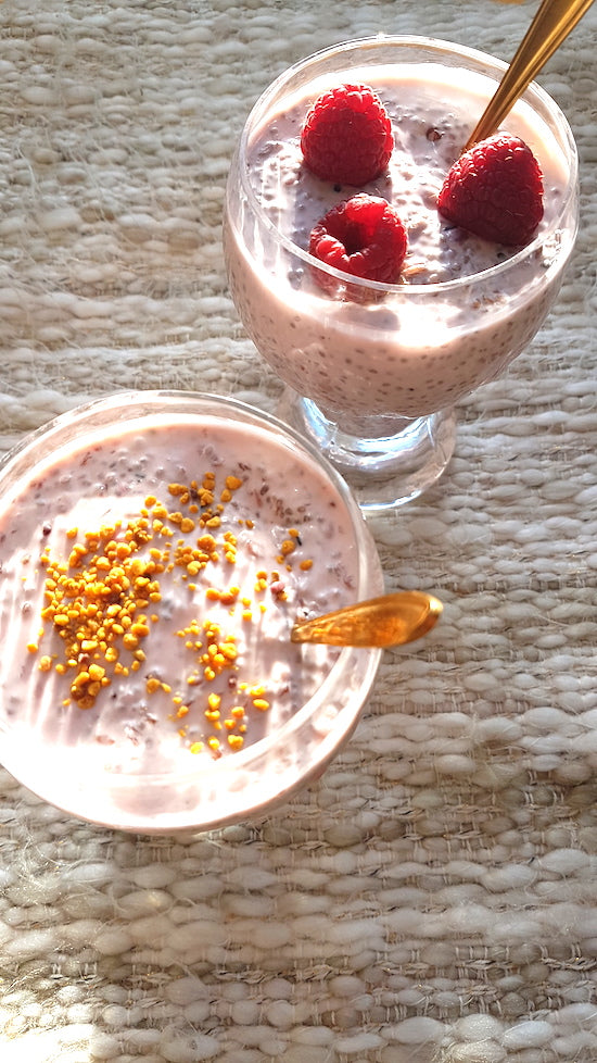 Recept voor frambozen chia pudding met kokos en adaptogenen voor energie