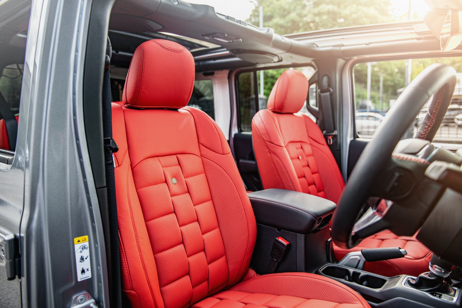 Jeep Wrangler JL 4 Door Soft Top Leather Interior – Chelsea Truck Company