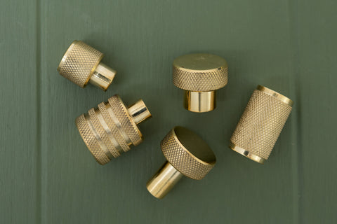 A pitcture of door handles parts