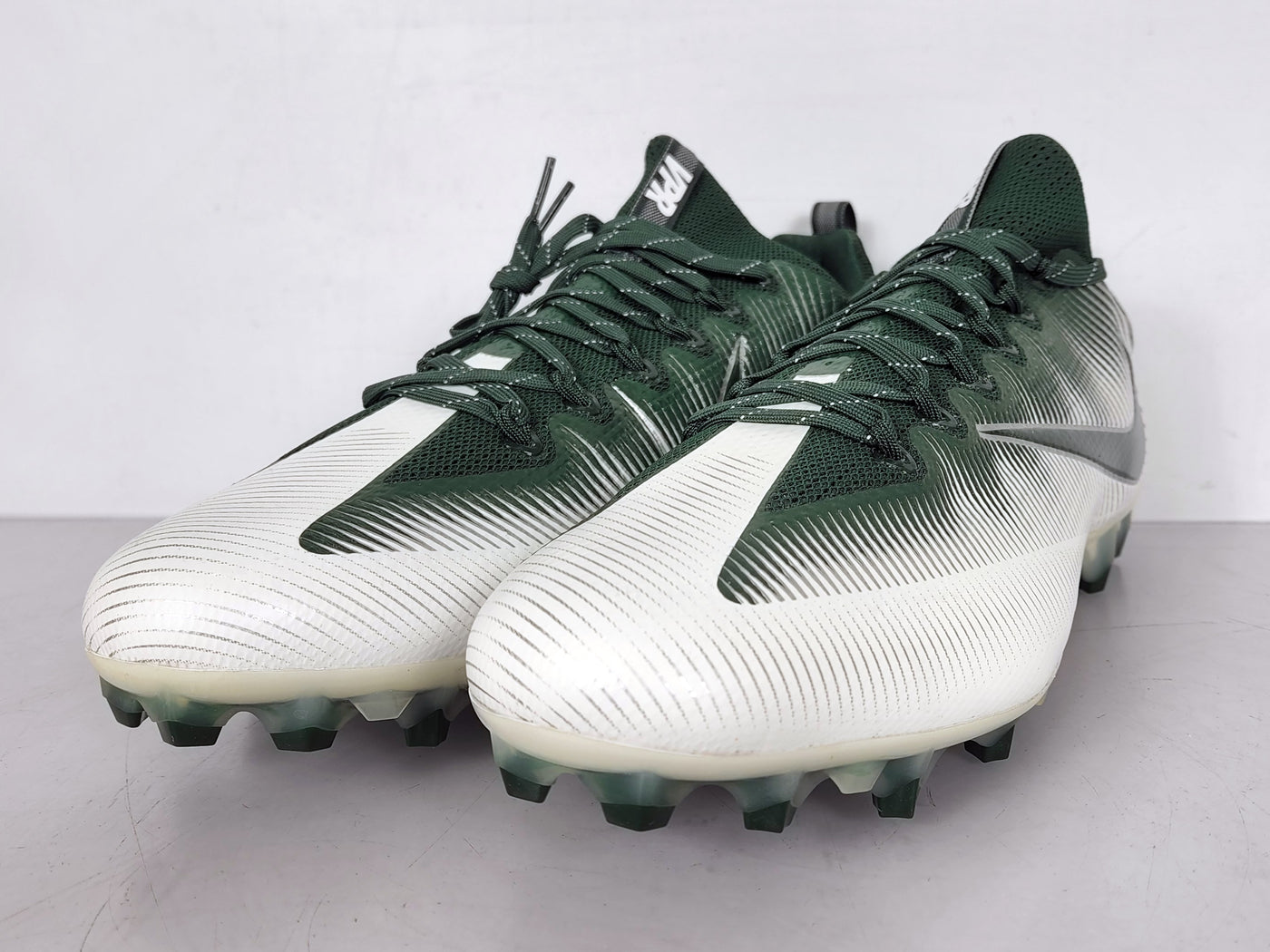 Un fiel explorar Descubrir Nike Vapor Untouchable Pro CF White/Green Football Cleats Men's Size 1 –  MSU Surplus Store